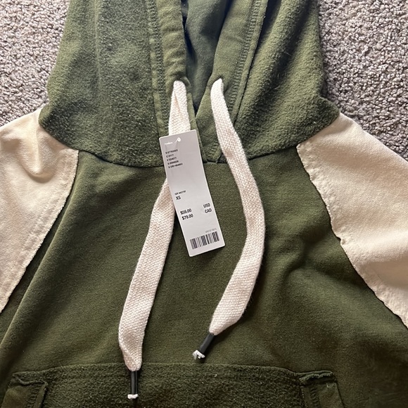 Urban Outfitters Army Green and Cream cropped hoodie - Picture 2 of 5